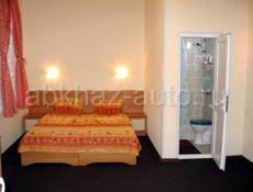 Продажа, продается дом в Сухуме, Абхазия. 2-ух этажный дом-мини-гостиница, с   мебелью., с бассейном. Сухум, Турбаза