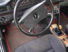 Mercedes-Benz 124