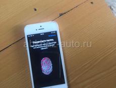 iPhone SE 32 гига продам за 9000