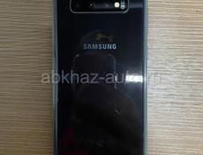 Samsung galaxy S10 plus 128g идеальный состоянии 