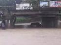 Спасатели вытащили из-под воды 20 затопленных машин
