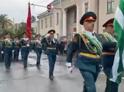 Военный парад, приуроченный к 32-й годовщине Победы в Отечественной войне народа Абхазии 1992–1993 годов, проходит в Сухуме.