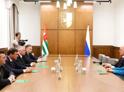 Бадра Гунба встретился с Александром Карелиным и Светланой Журовой