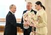 Президент России Владимир Путин поздравил супругу президента Ирму Хашиг с Международным женским днём.