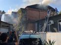 Двухэтажный дом загорелся в Сухуме  