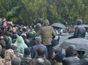 Участники акции оппозиции прорвались в здание Администрации президента Абхазии. [Видео]